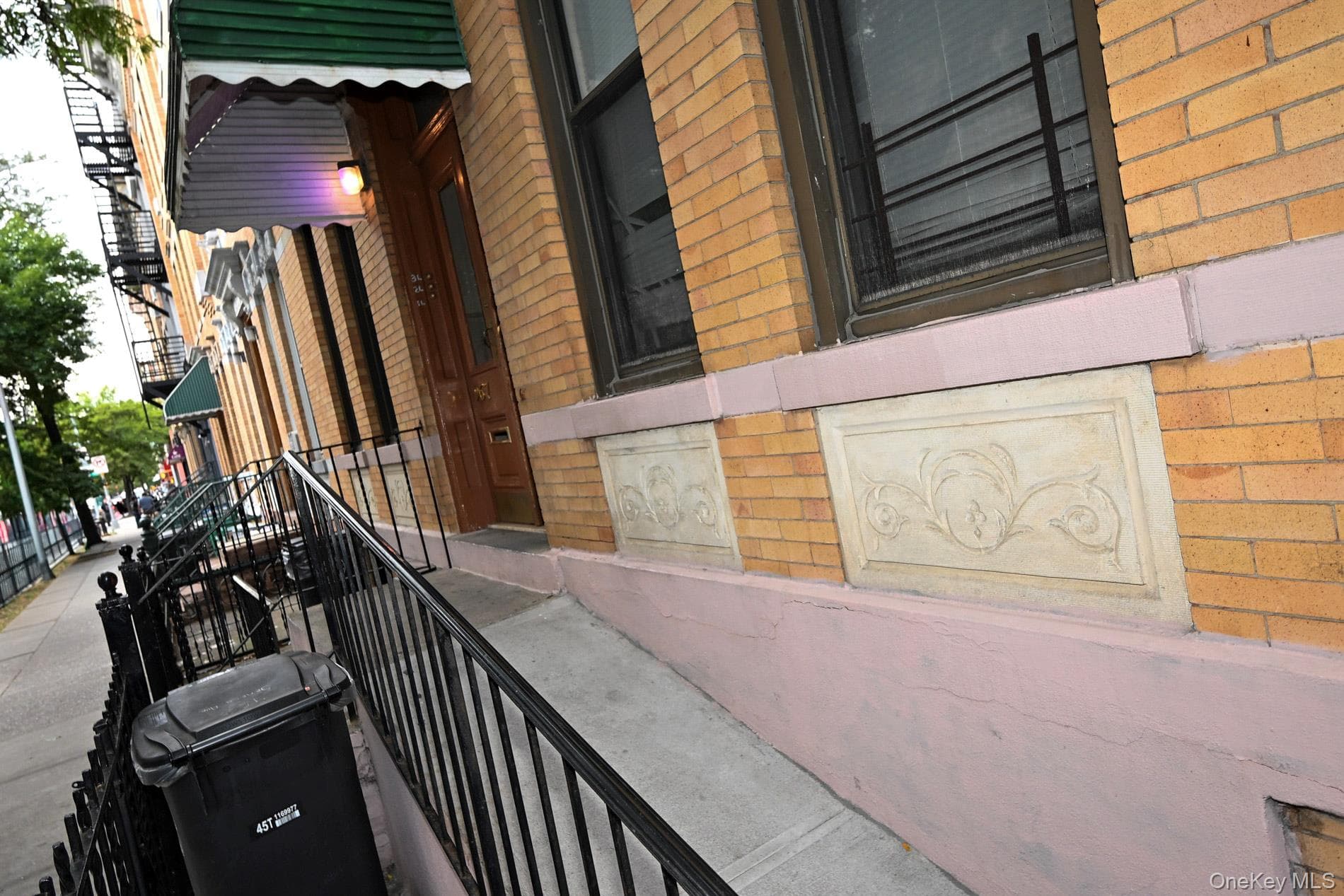 967 Seneca Avenue thumbnail 3