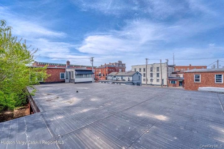 211 Main Street thumbnail 33