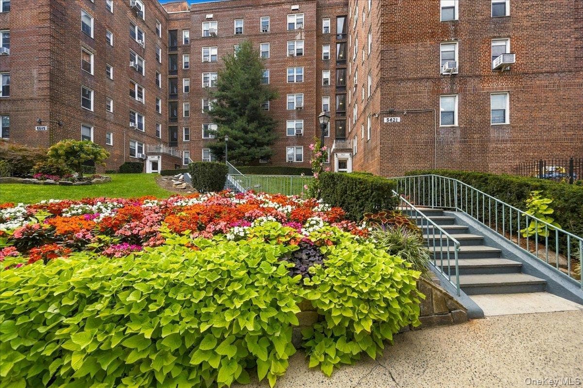5621 Netherland Avenue Unit: 3D thumbnail 15