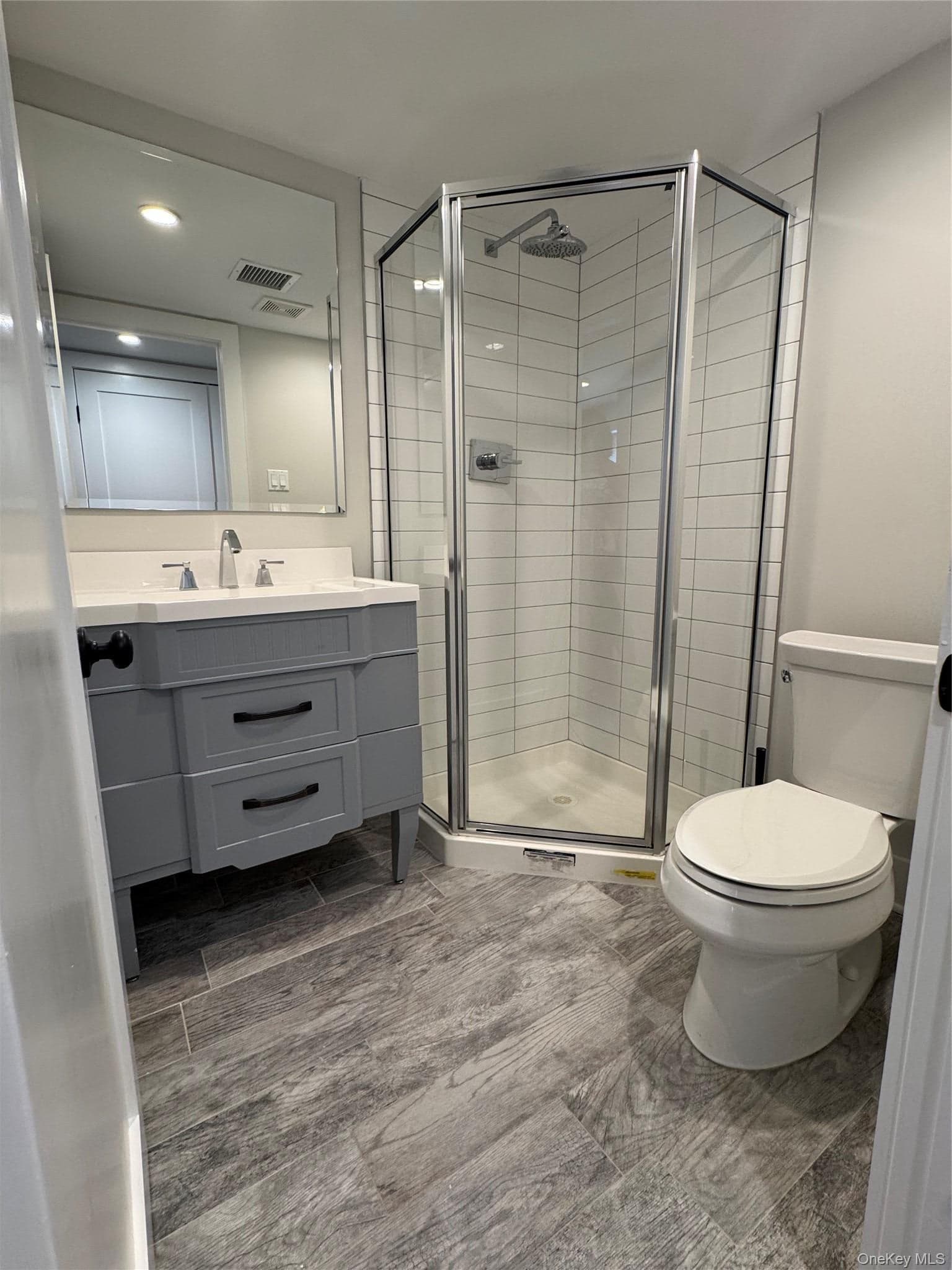 3215 Eastern Parkway thumbnail 11
