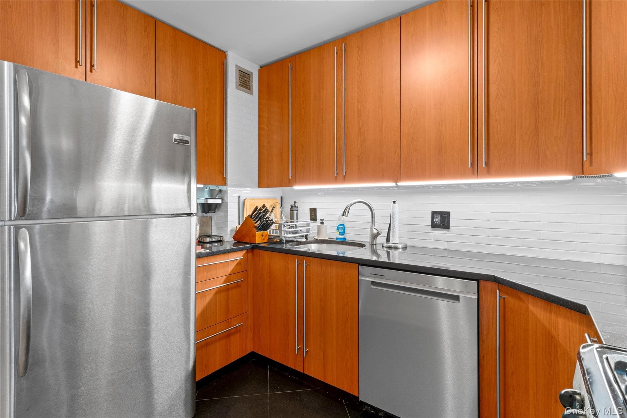 345 E 93rd Street Unit: 13G thumbnail 13