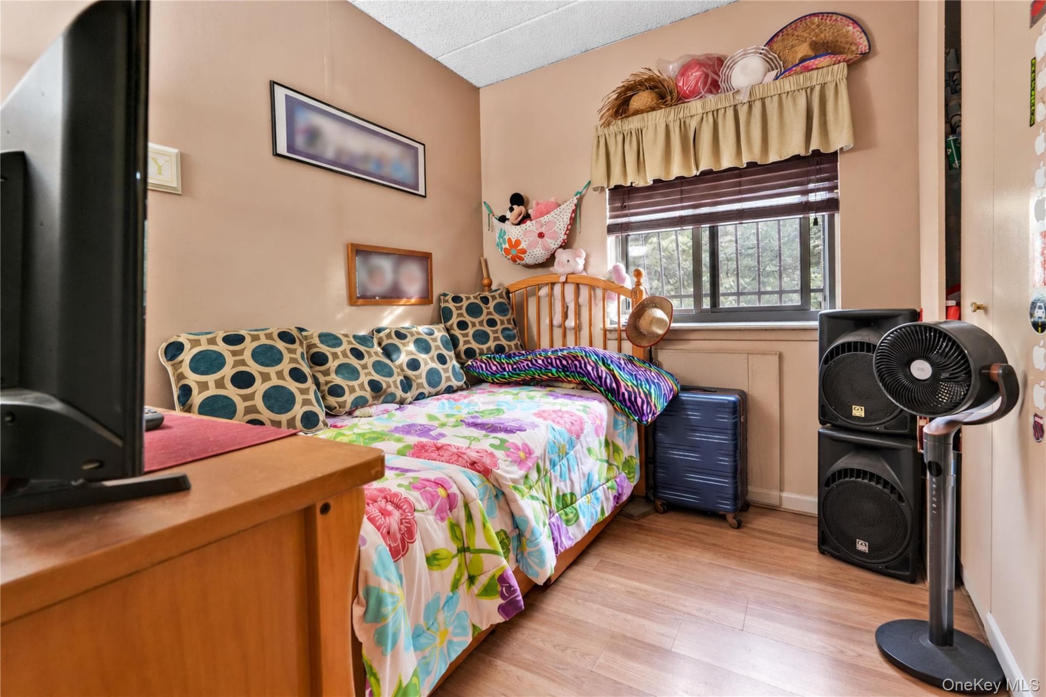 861 Home Street thumbnail 11