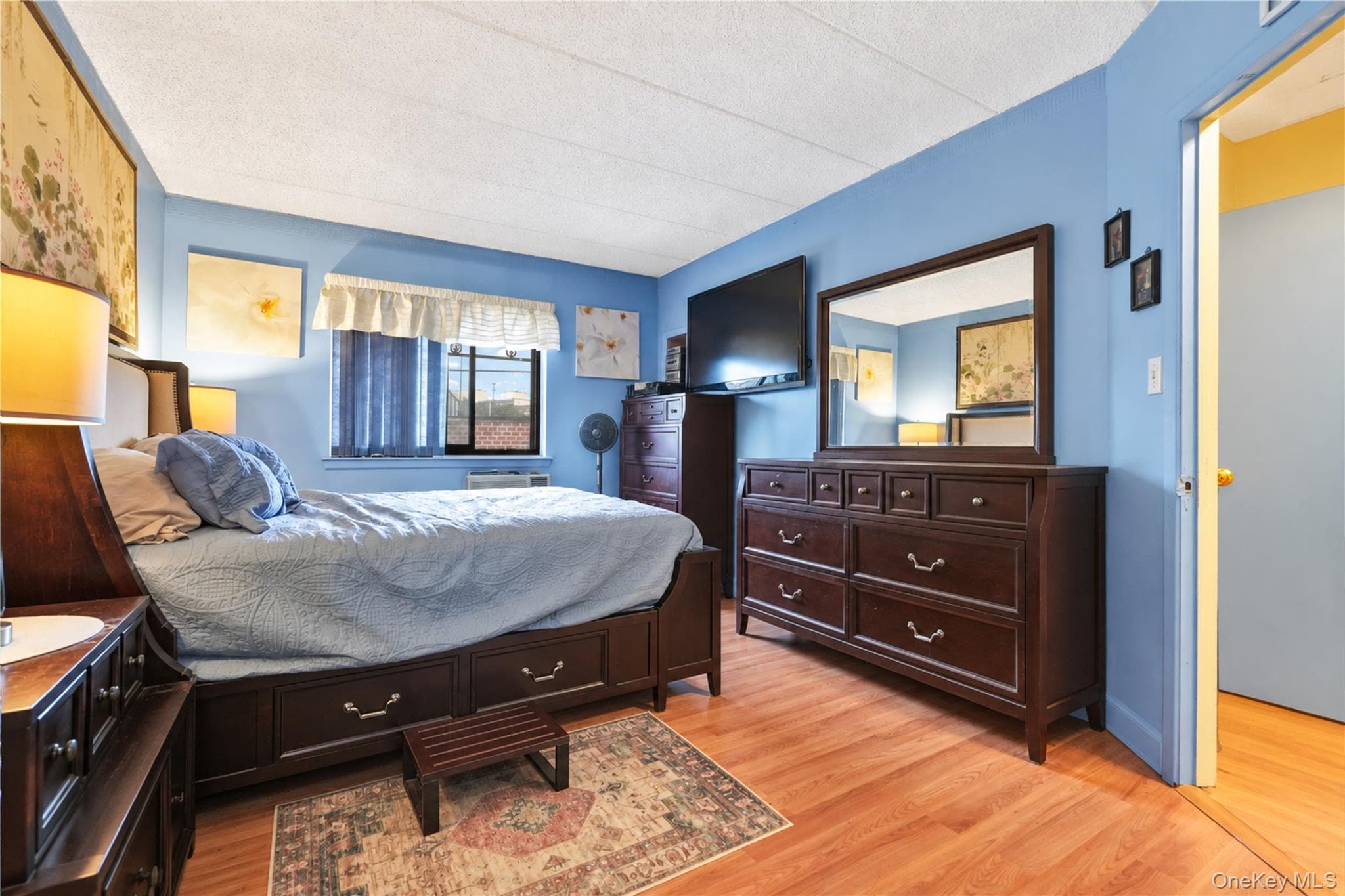 861 Home Street thumbnail 10