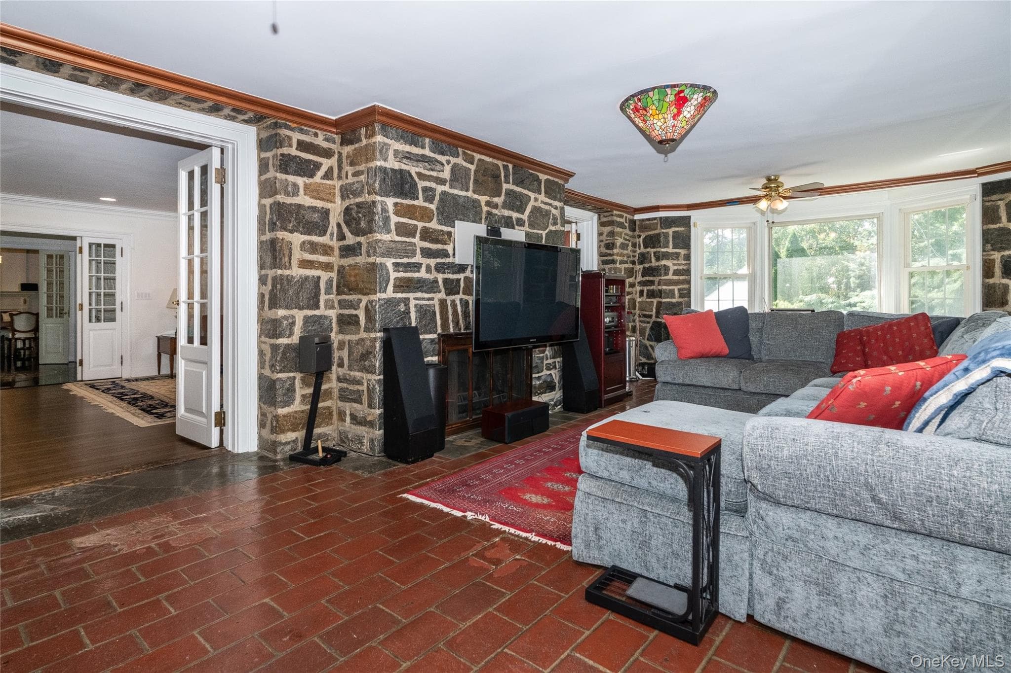 209 Beechmont Drive thumbnail 11