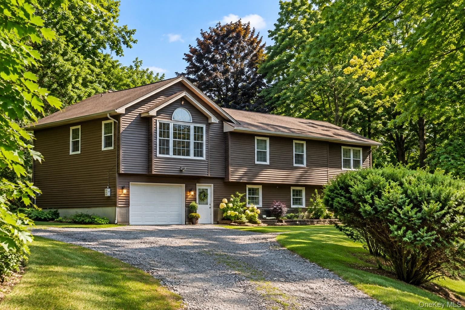 71 W Pine Road, Staatsburg