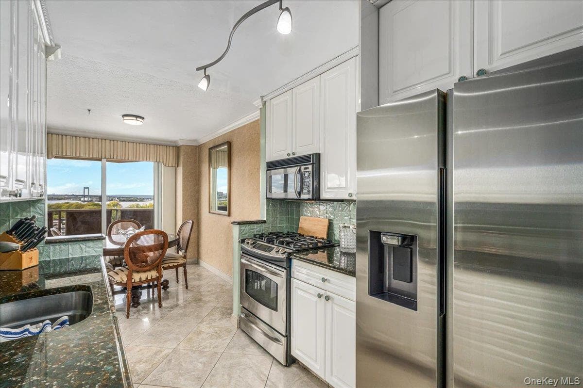 17-85 215th Street Unit: 14D thumbnail 14