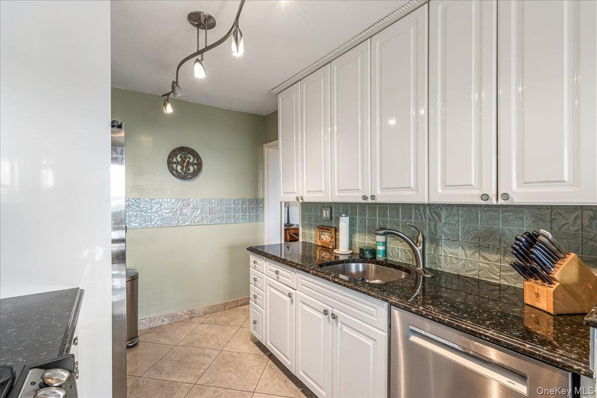 17-85 215th Street Unit: 14D thumbnail 13