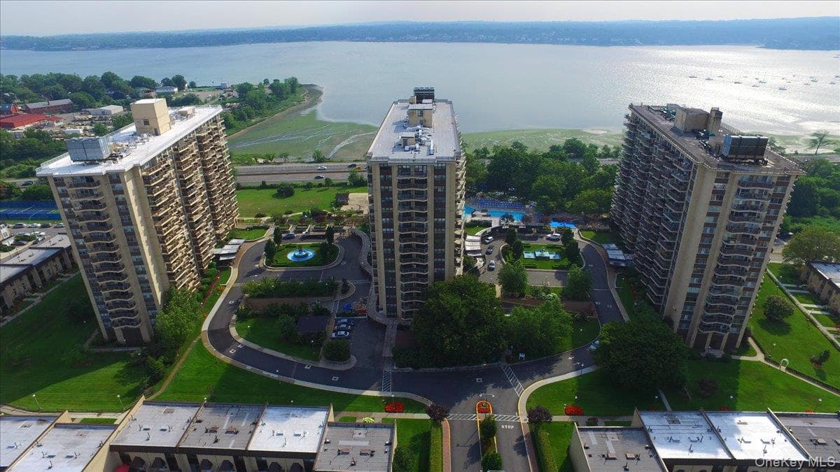 17-85 215th Street Unit: 16H thumbnail 29