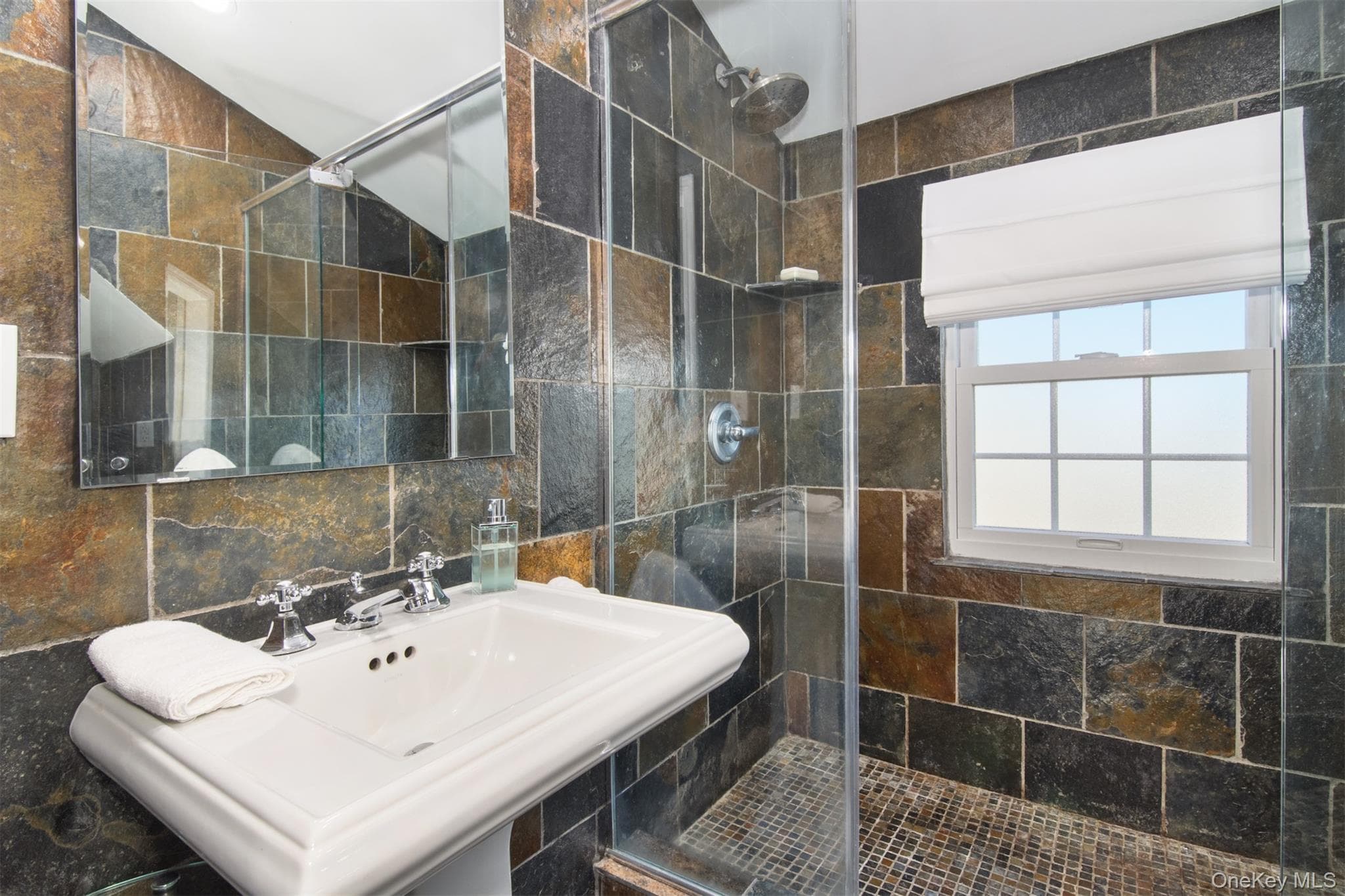 233 Kneeland Avenue thumbnail 32