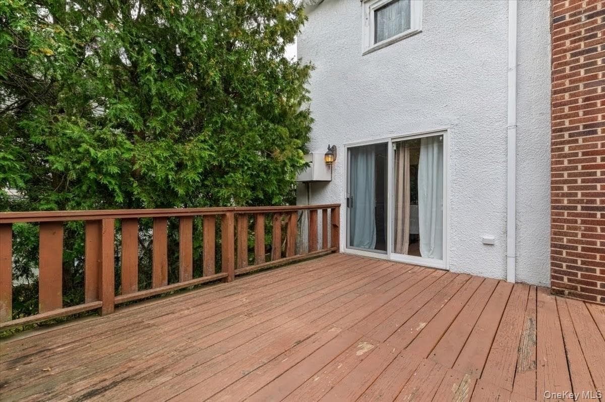 1051 Roselle Place thumbnail 23