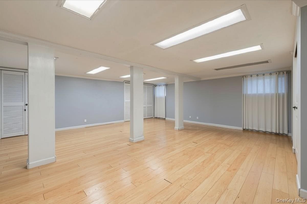 1051 Roselle Place thumbnail 20
