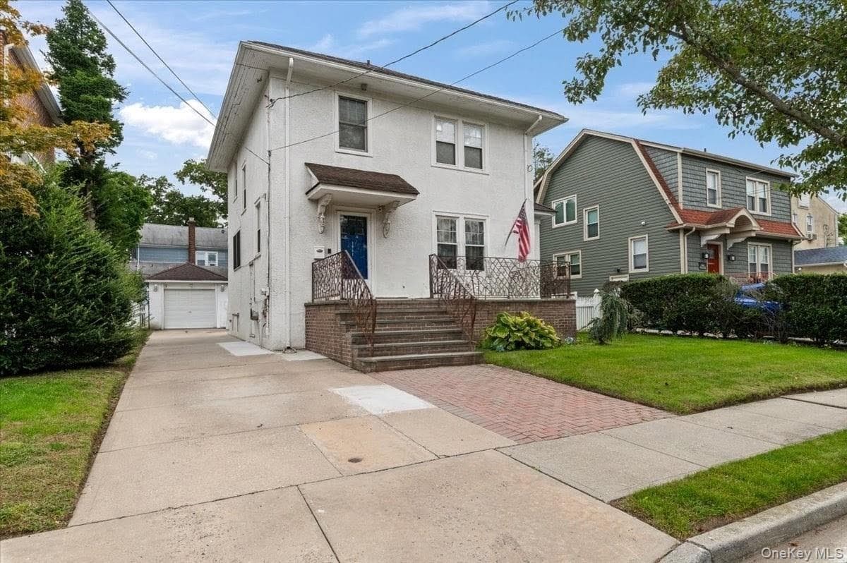 1051 Roselle Place thumbnail 2