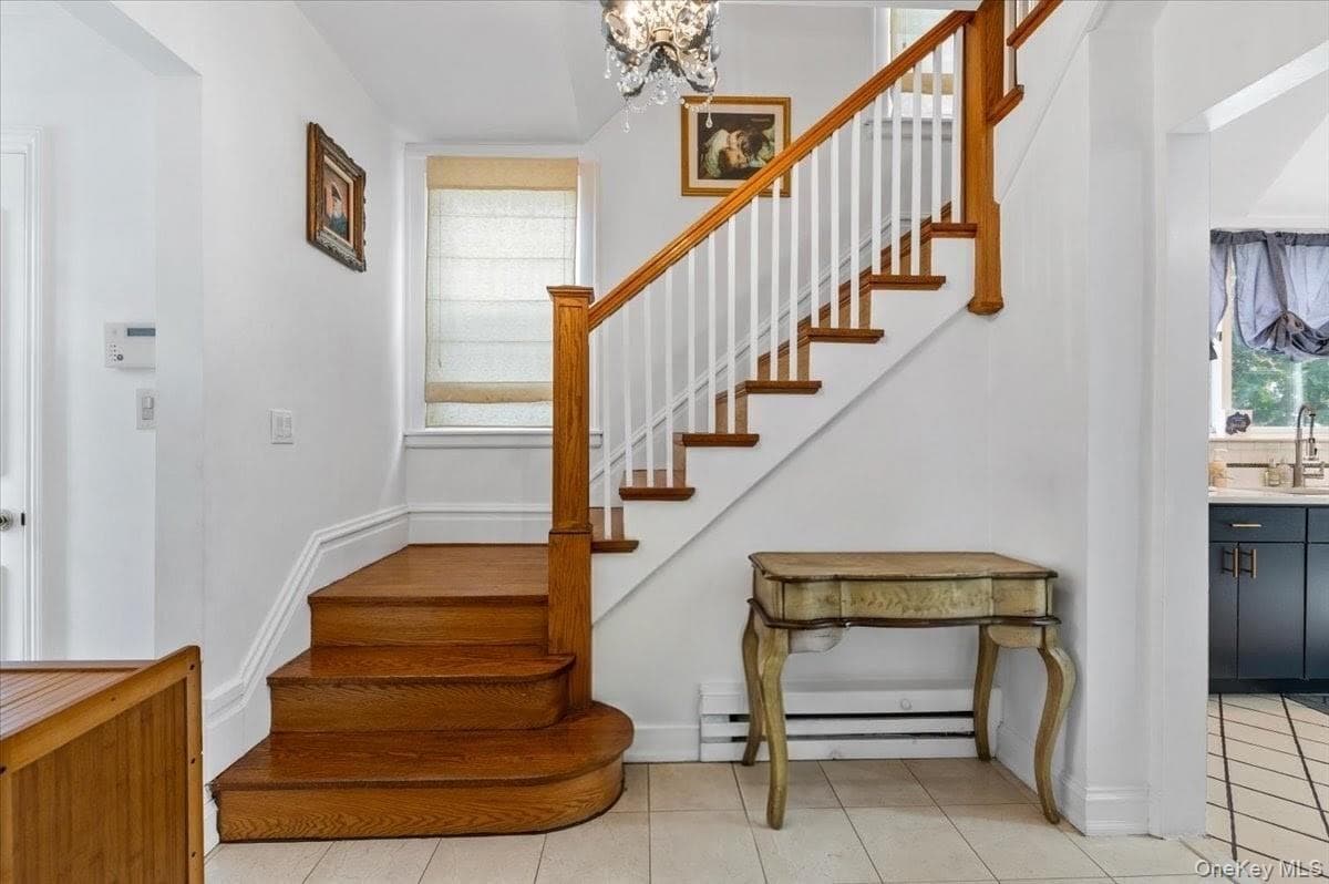1051 Roselle Place thumbnail 5