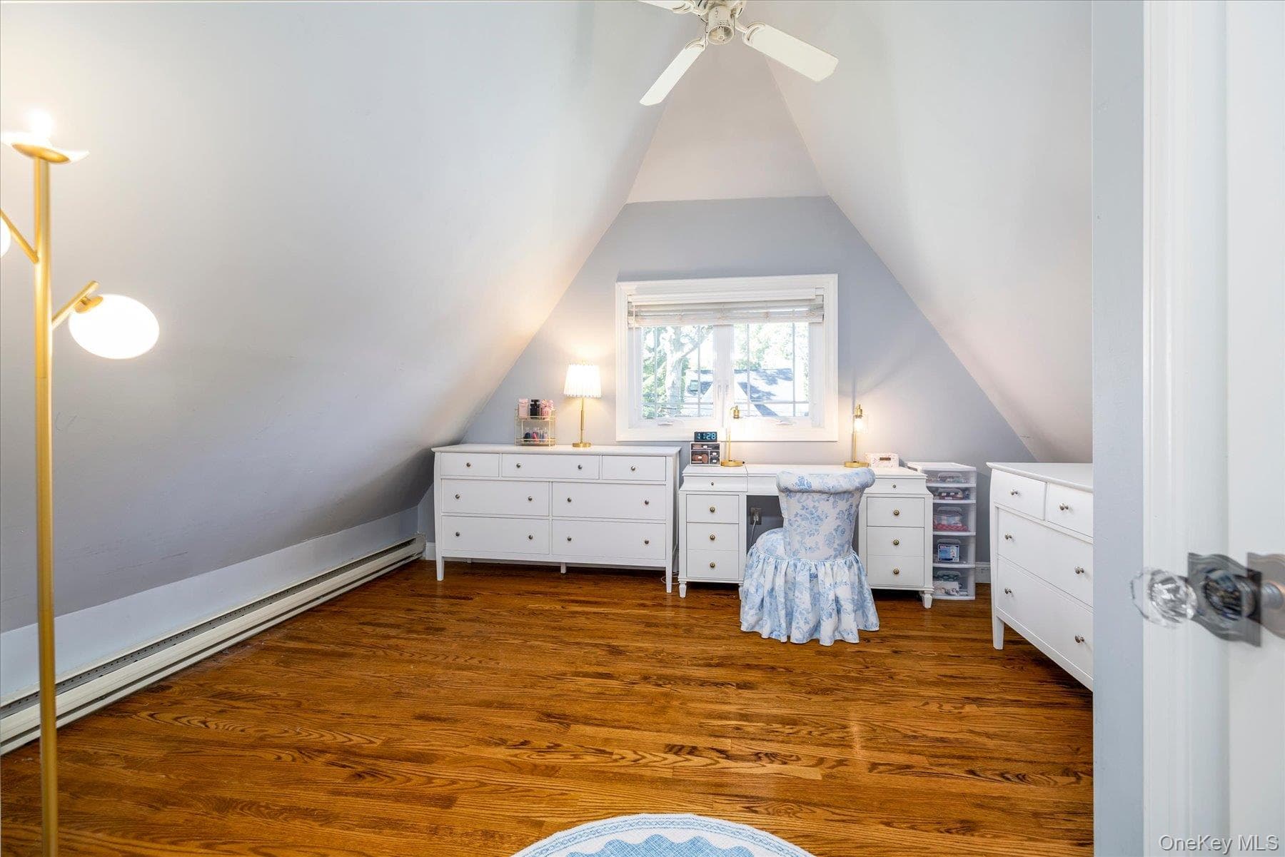 1753 Victoria Street thumbnail 15