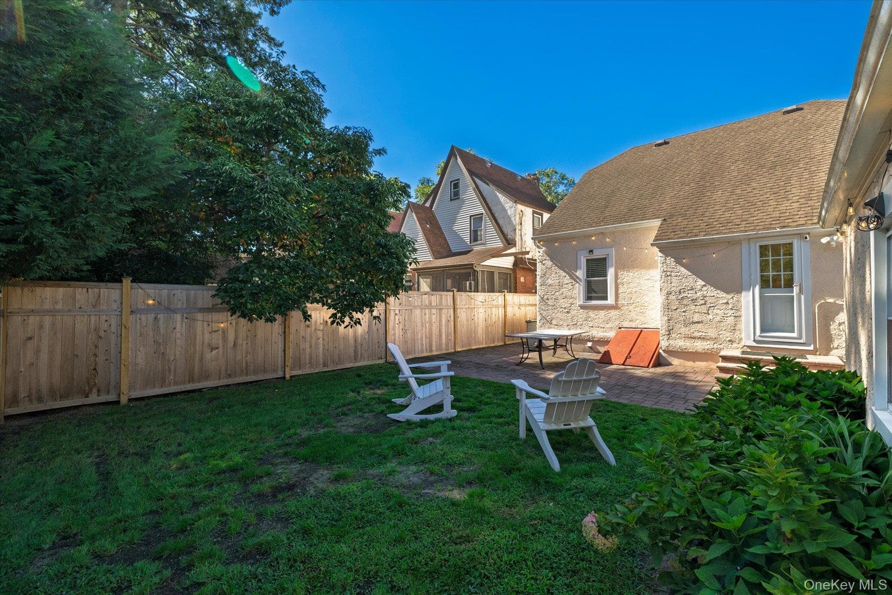 1753 Victoria Street thumbnail 19