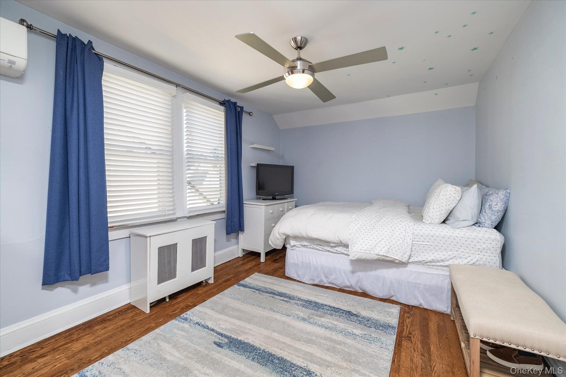 1753 Victoria Street thumbnail 13