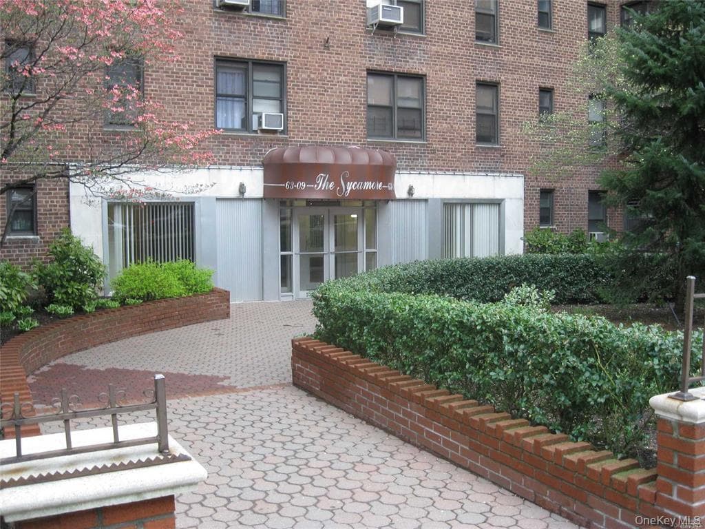 63-09 108th Street Unit: 5L, Forest Hills