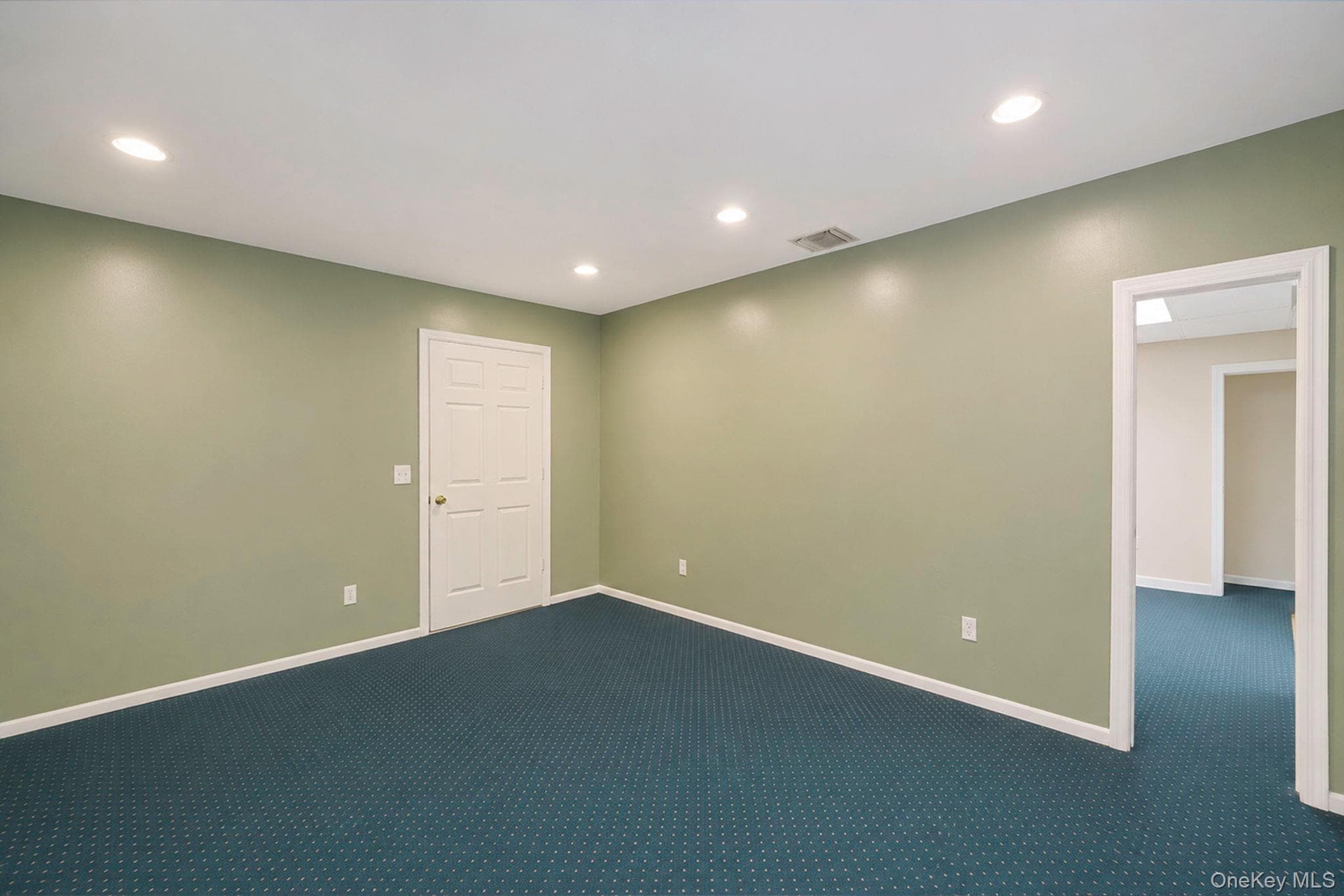 147 N Ocean Avenue thumbnail 26
