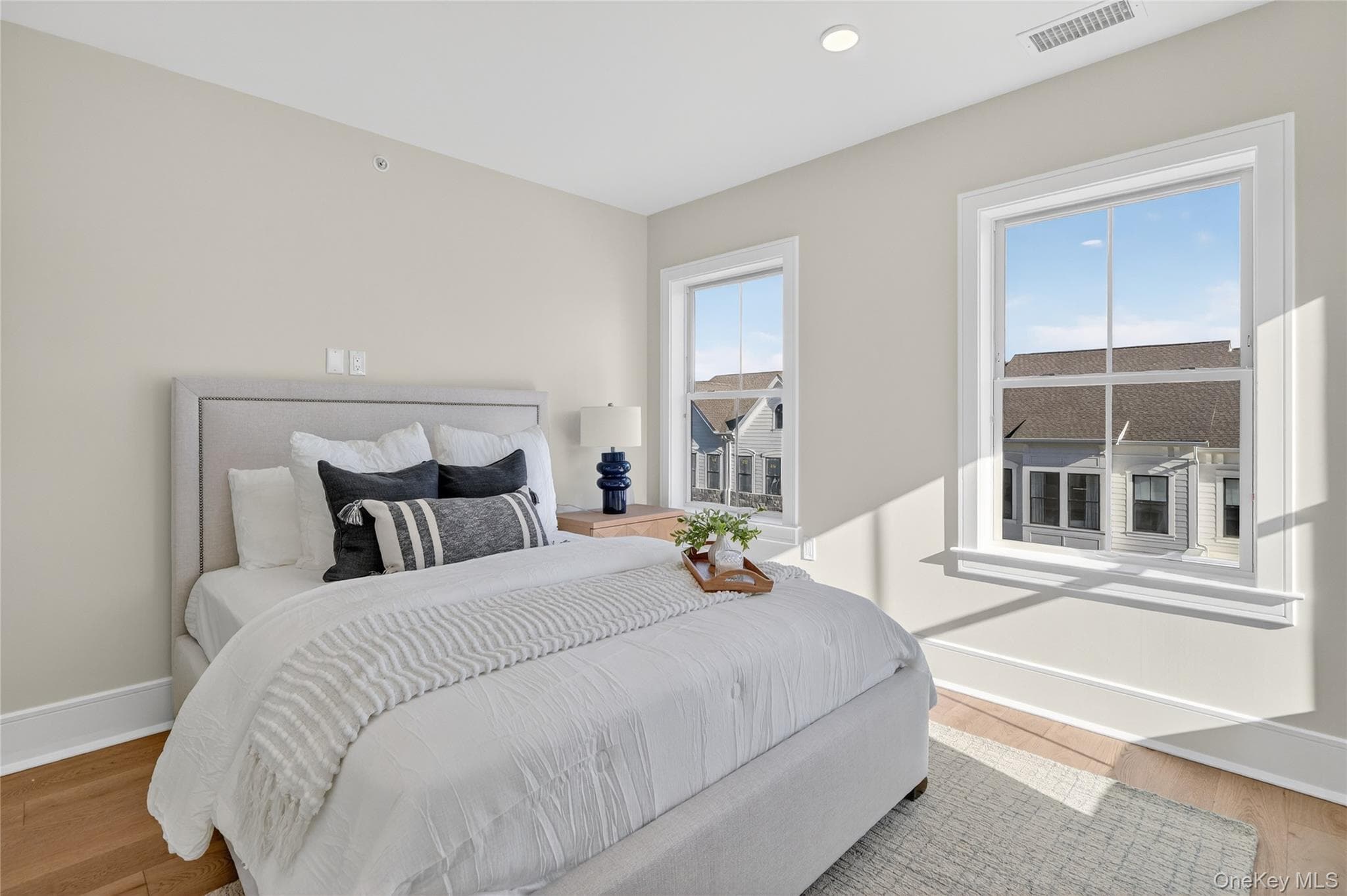 1815 Soundview Court thumbnail 23