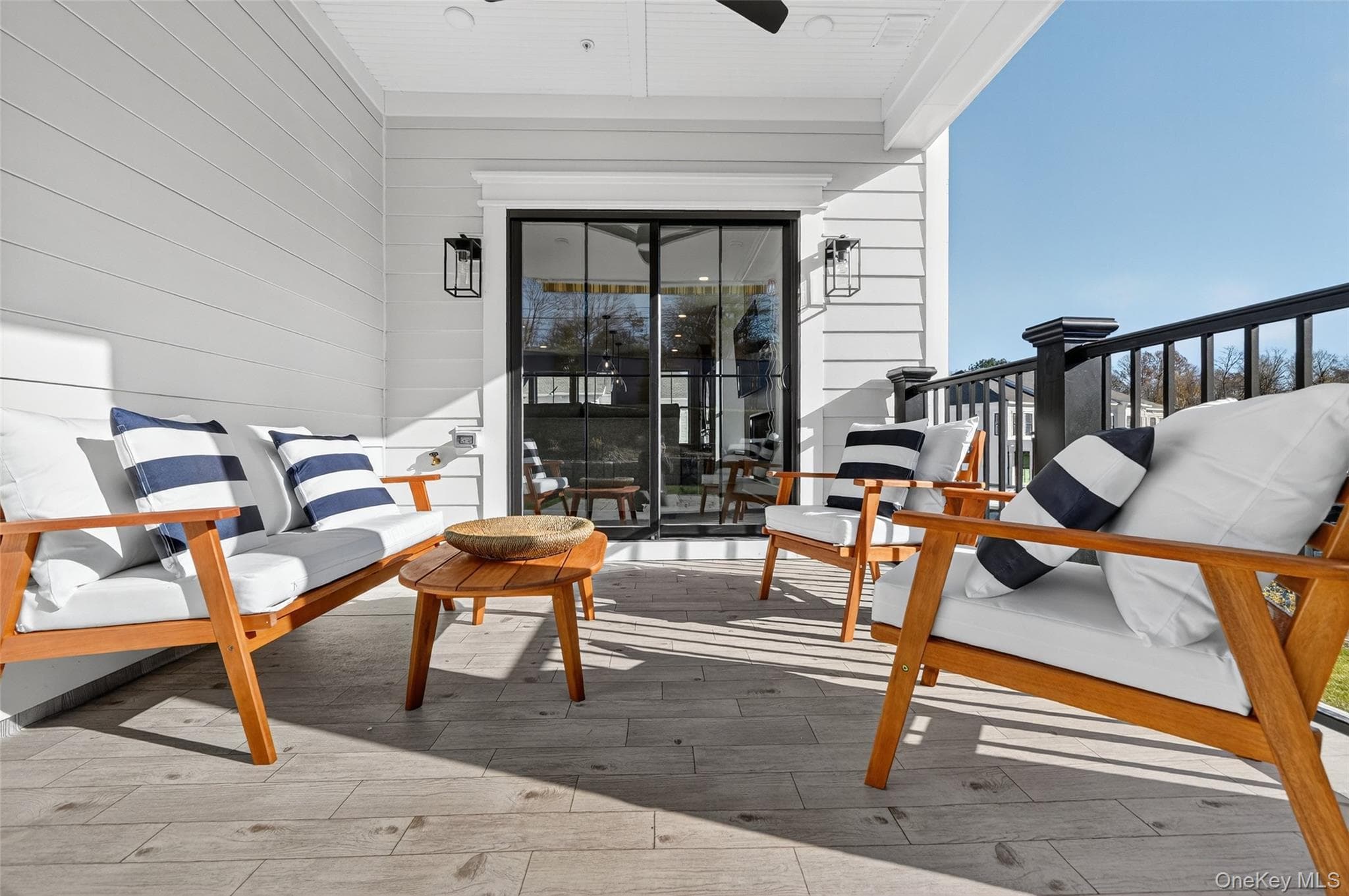 1815 Soundview Court thumbnail 28
