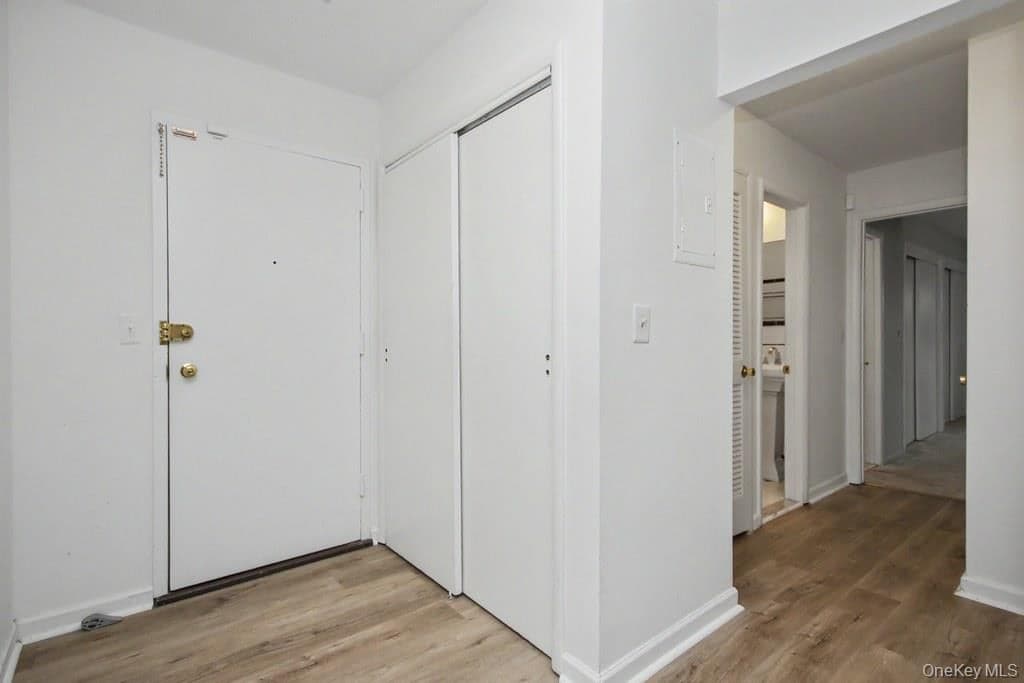 969 Sierra Vista Lane thumbnail 17