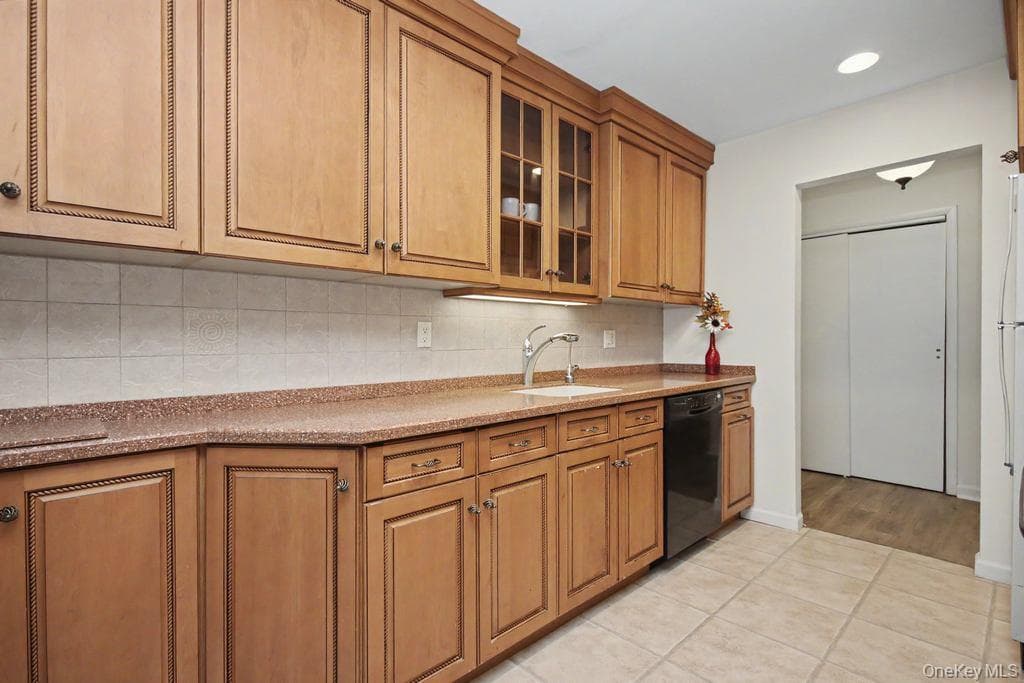969 Sierra Vista Lane thumbnail 8