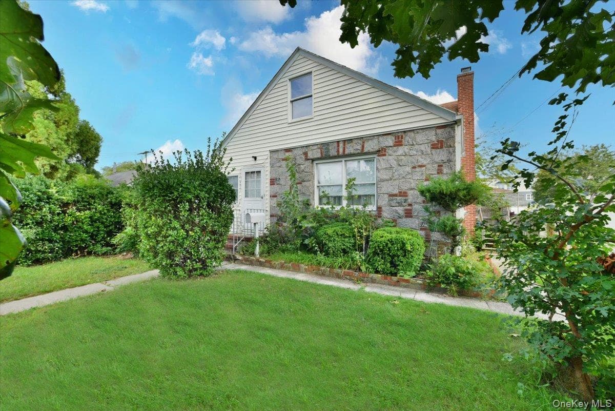 403 Oak Street thumbnail 4