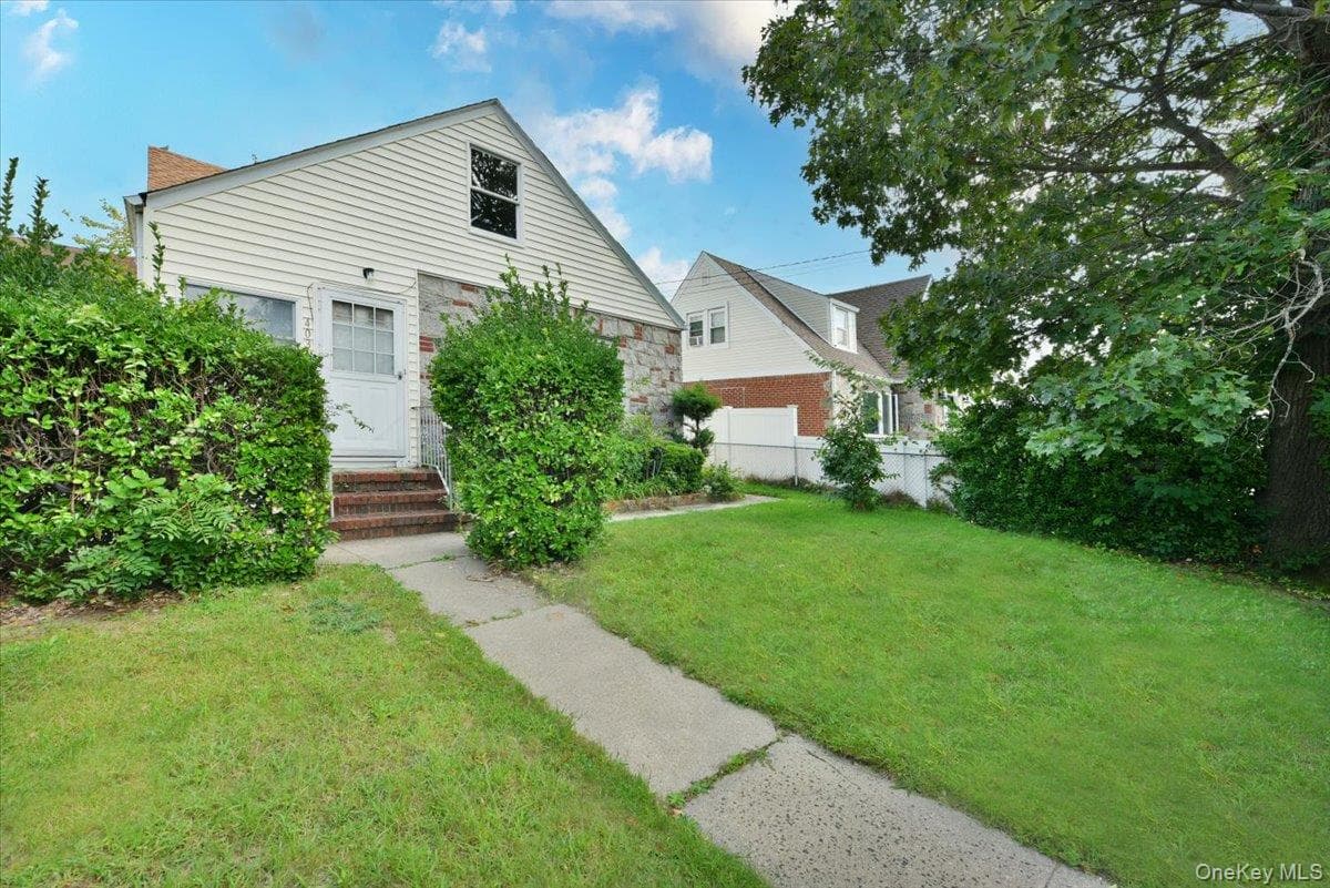 403 Oak Street thumbnail 3