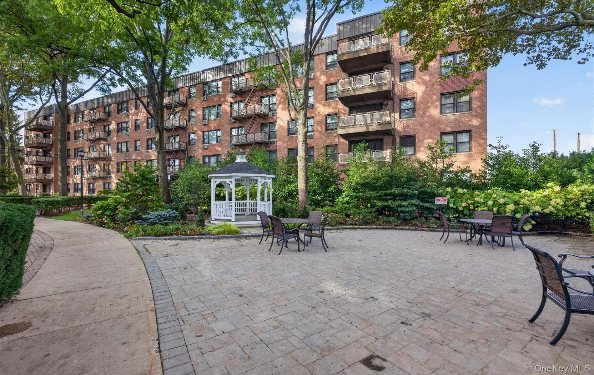 4 Birchwood Court Unit: 4G thumbnail 8