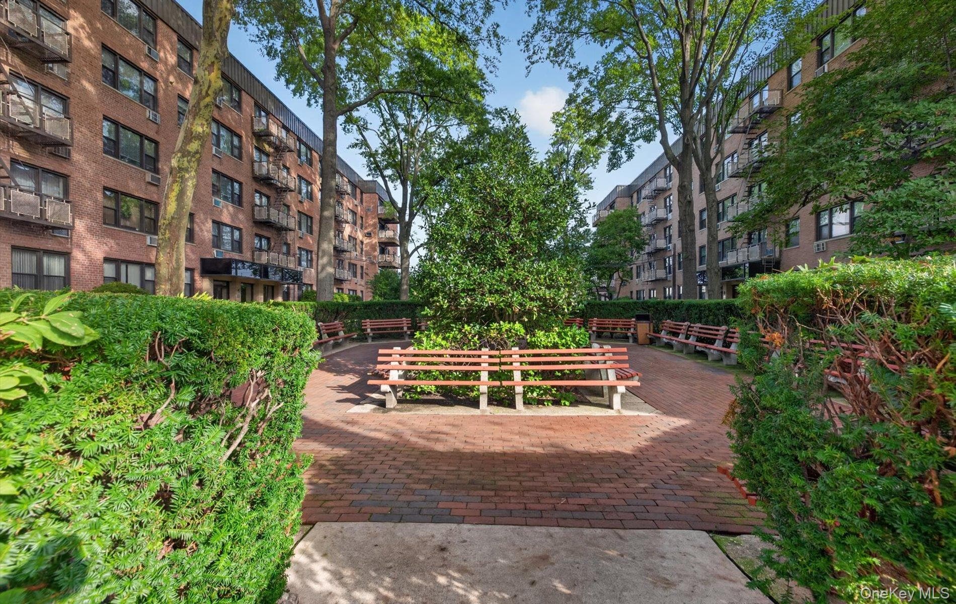4 Birchwood Court Unit: 4G thumbnail 3