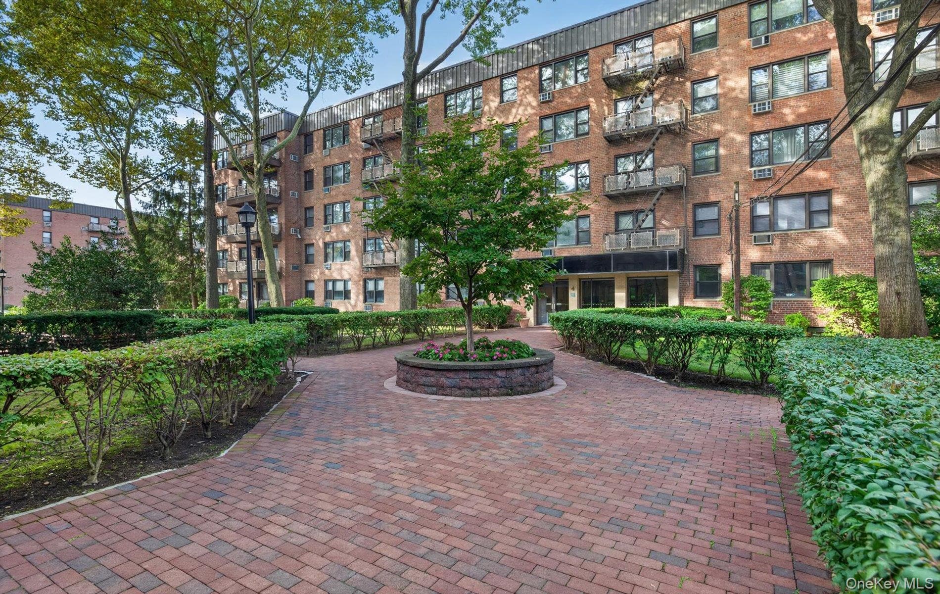 4 Birchwood Court Unit: 4G thumbnail 6