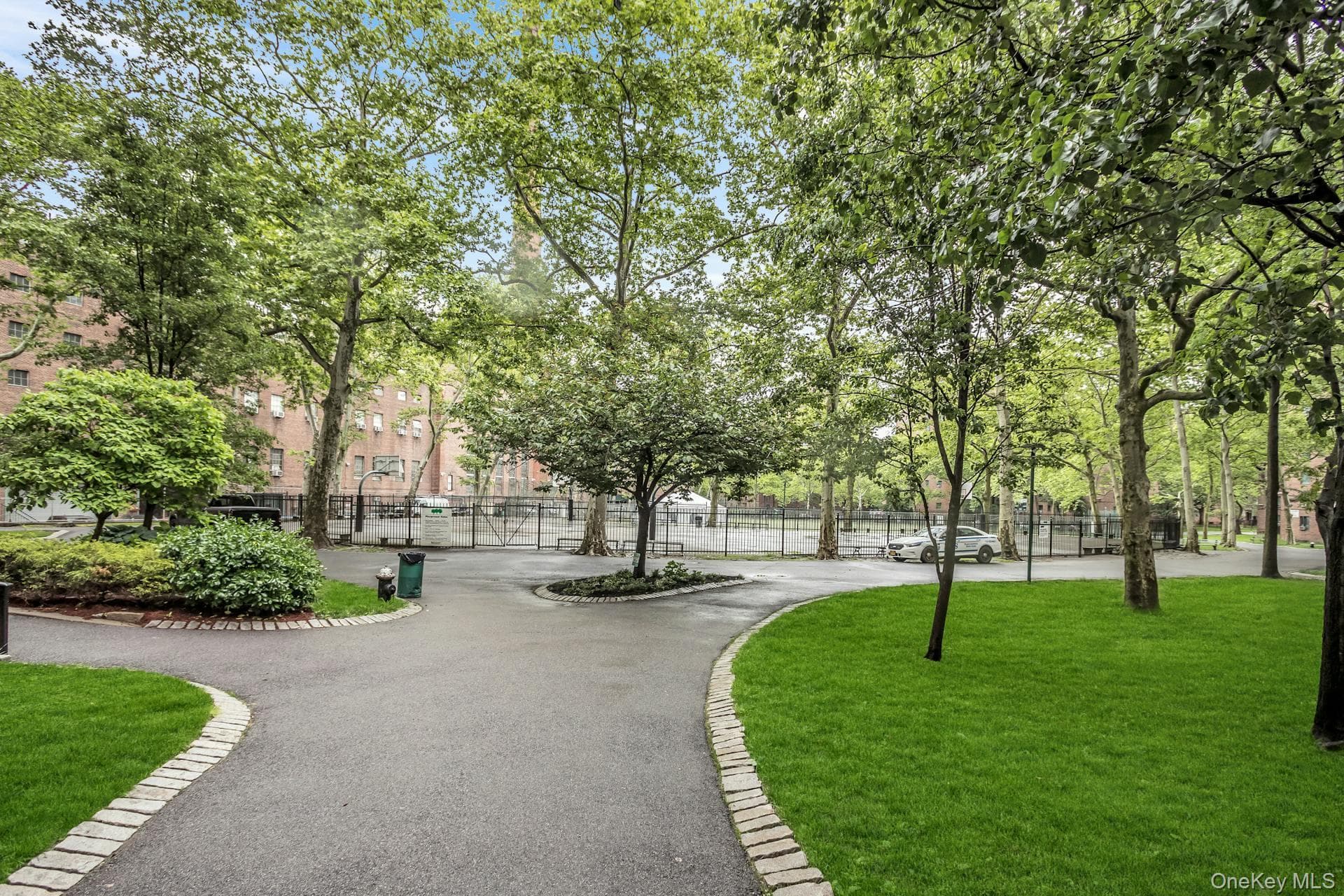 1579 Metropolitan Avenue Unit: 3B thumbnail 8