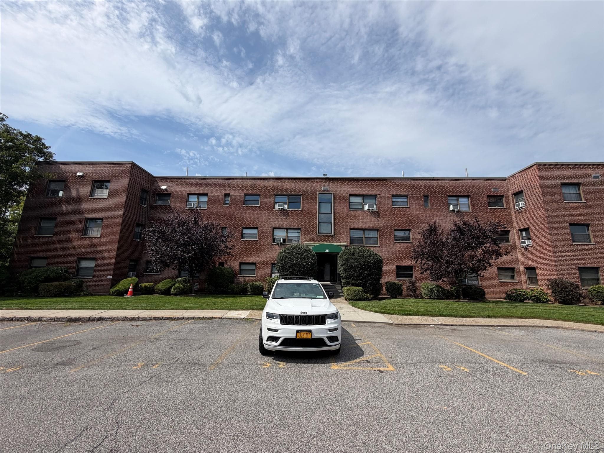 25 Shady Glen Court Unit: 3B, New Rochelle
