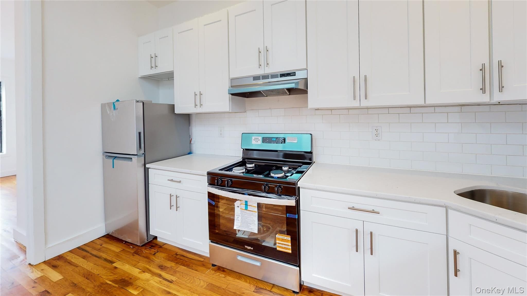 659 Georgia Avenue thumbnail 3