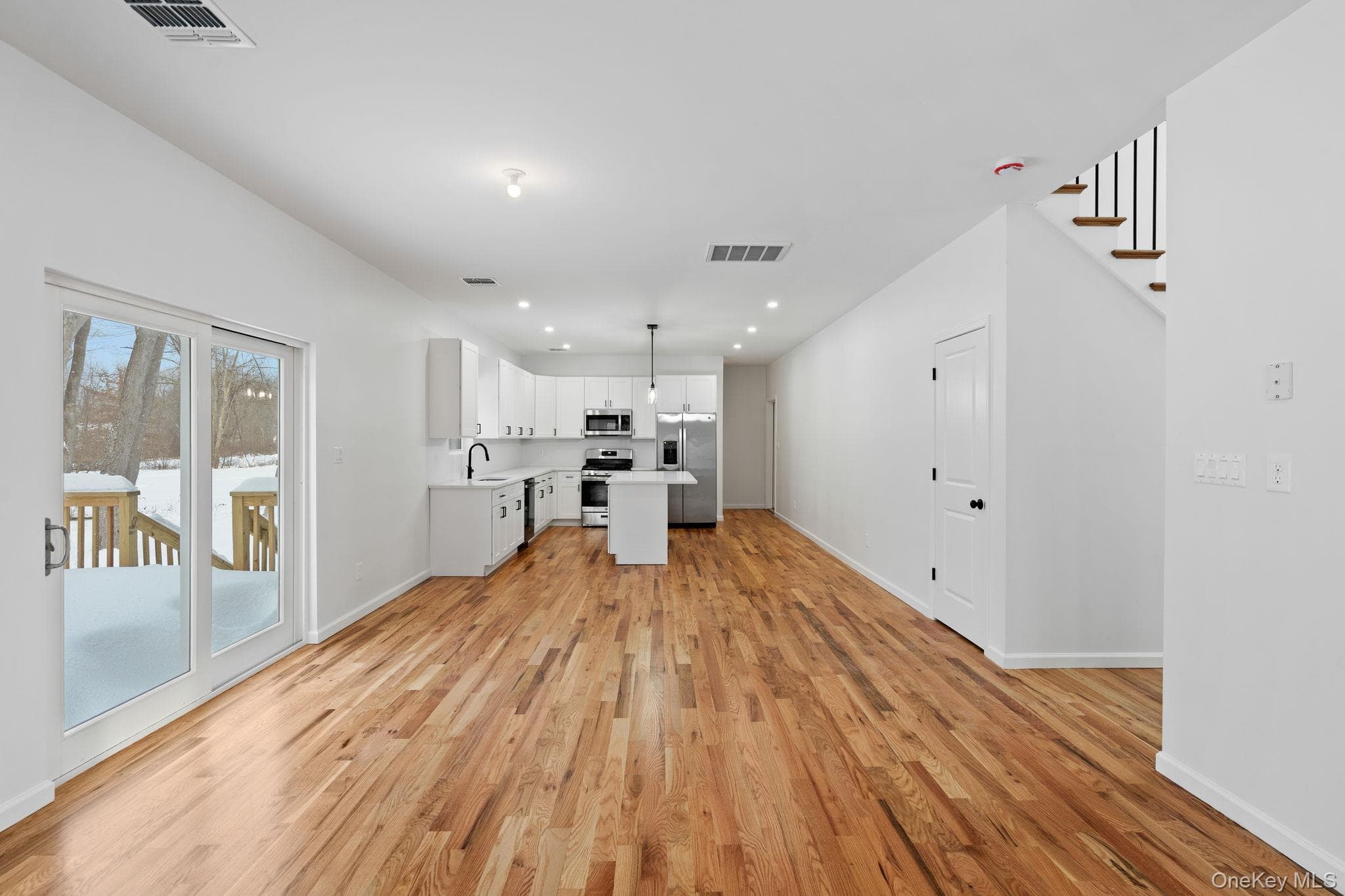 28 Northern Avenue thumbnail 6