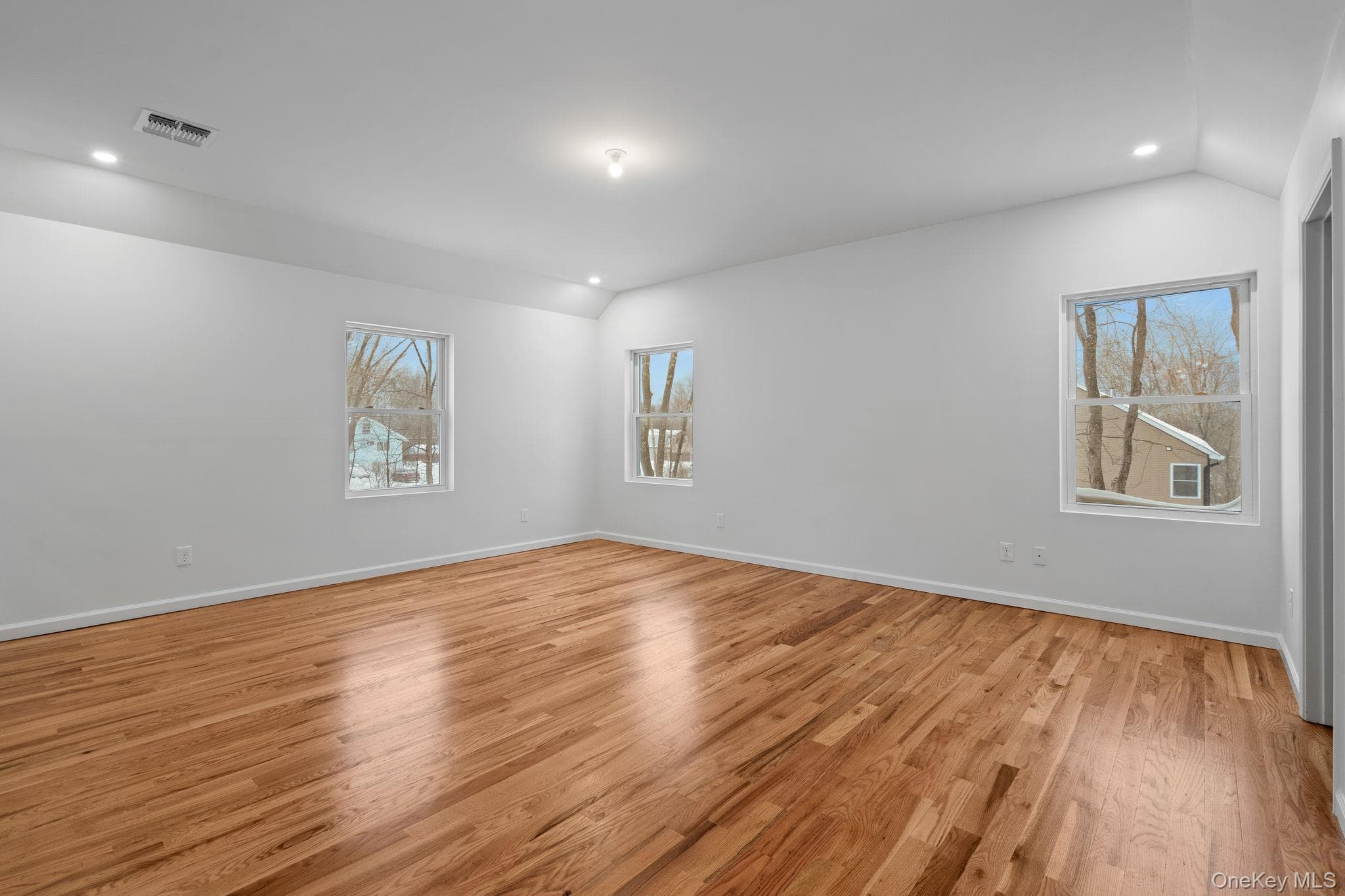28 Northern Avenue thumbnail 15