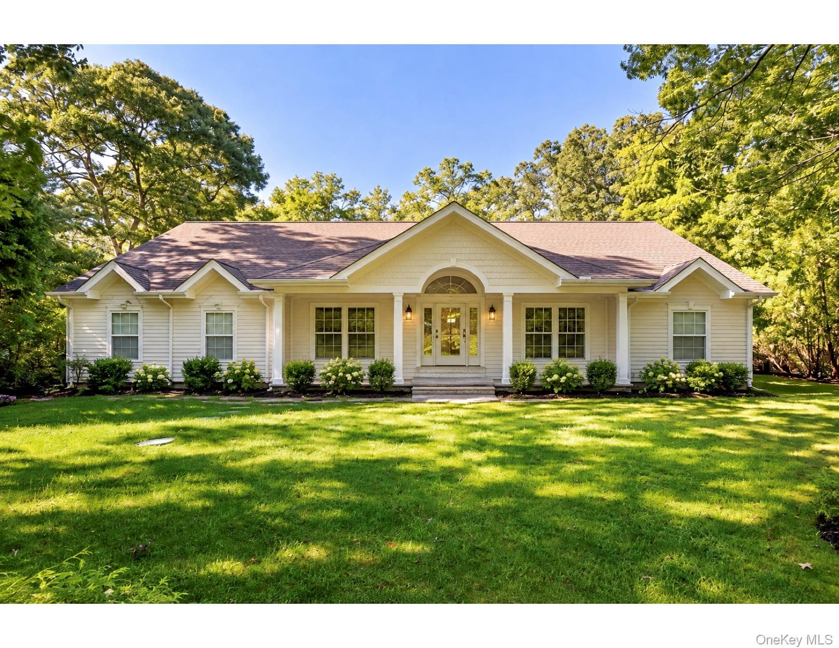 16 Willowood Court photo 1