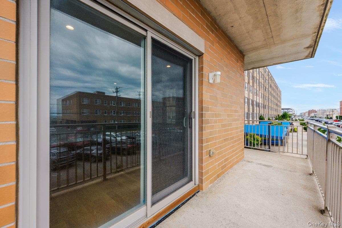 661 W Broadway Unit: 402 thumbnail 15