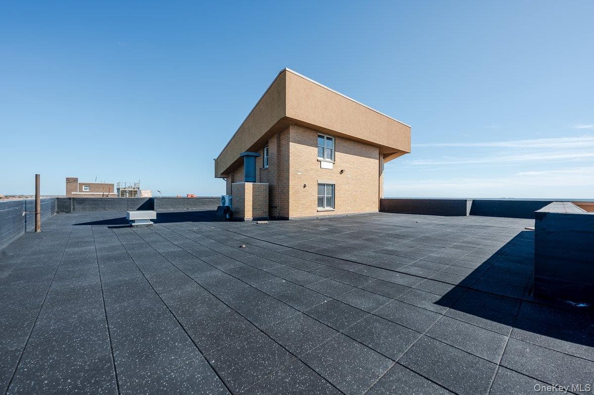 661 W Broadway Unit: 402 thumbnail 35