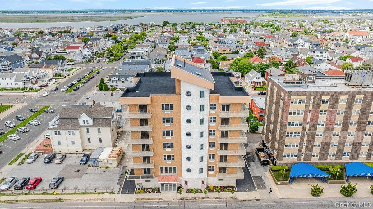 661 W Broadway Unit: 402 thumbnail 34
