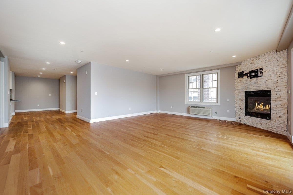 661 W Broadway Unit: 402 thumbnail 5