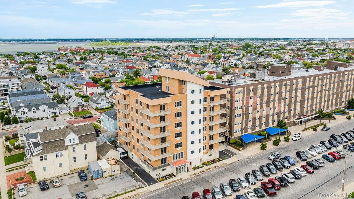 661 W Broadway Unit: 402 thumbnail 23