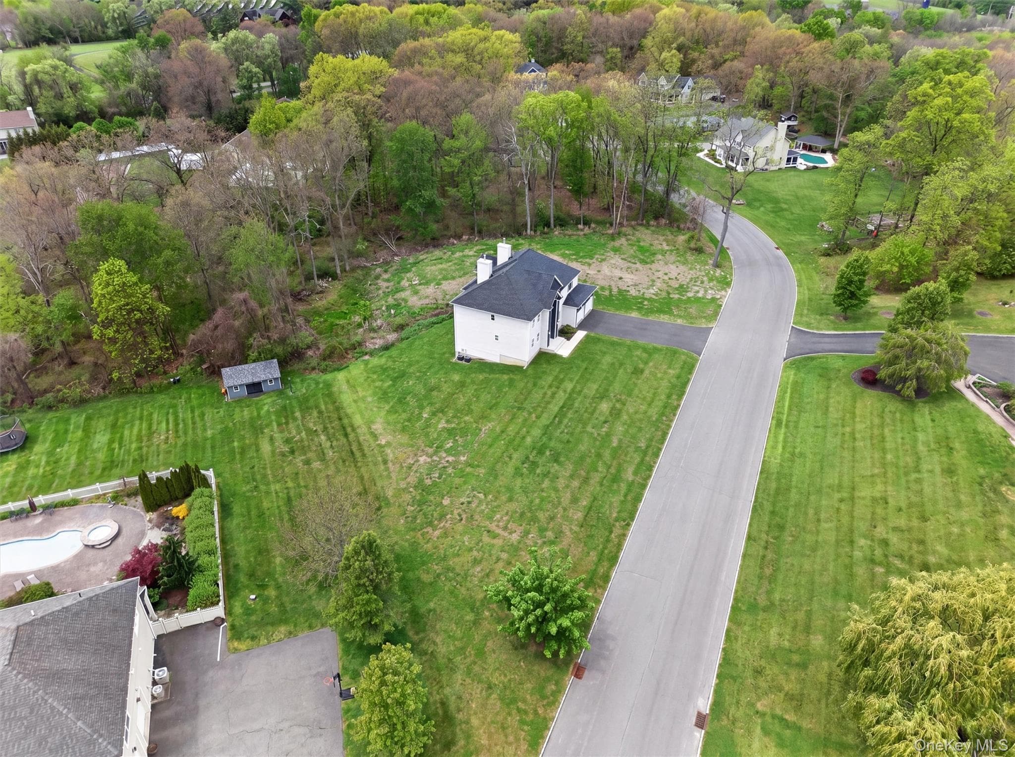 66 Pin Oak Drive thumbnail 2