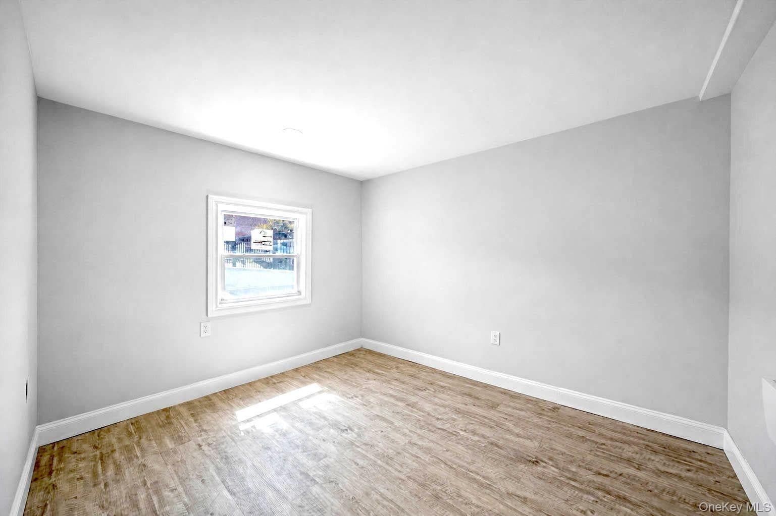 4059 Paulding Avenue thumbnail 32