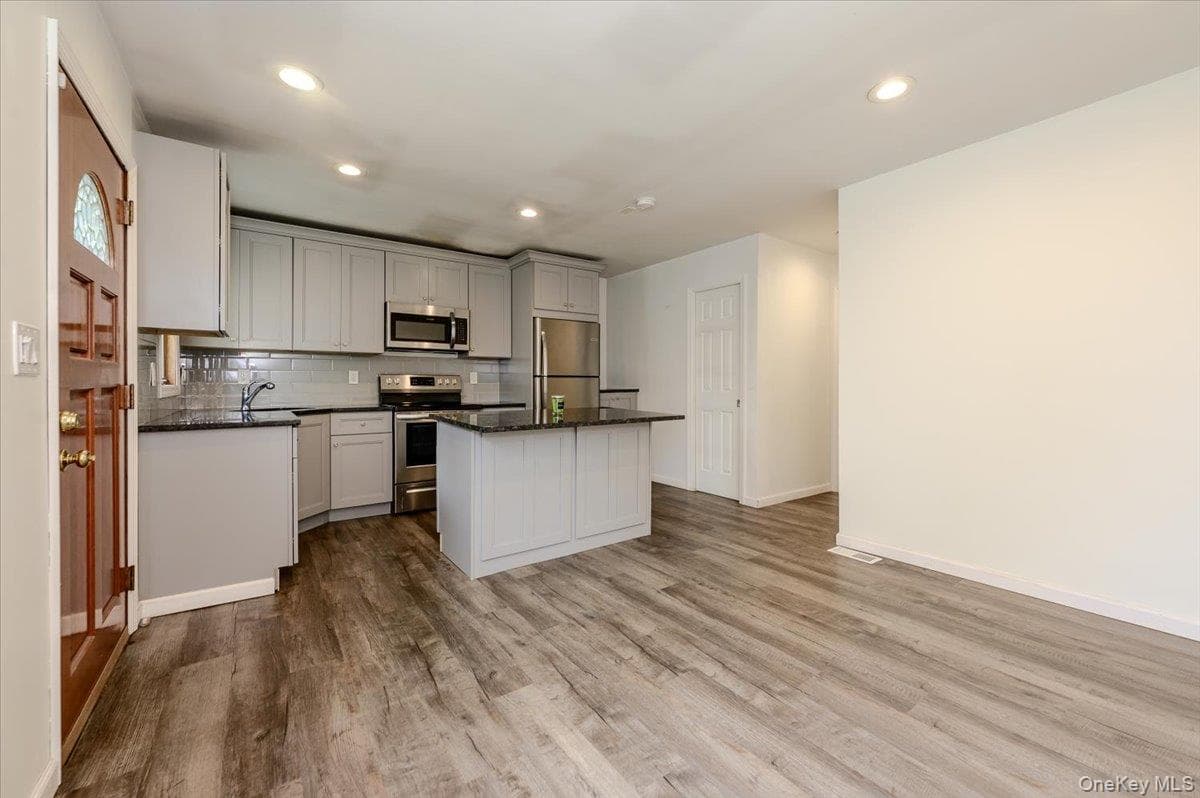 86 Edmore Lane thumbnail 28
