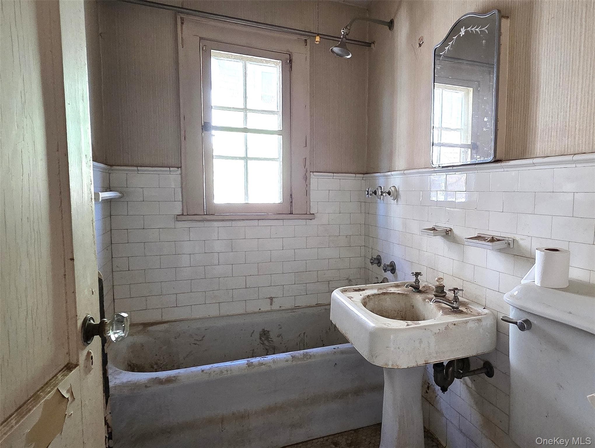 540 Webster Avenue thumbnail 11