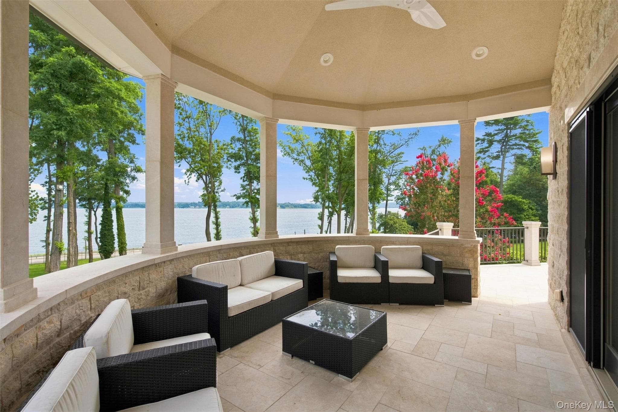 900 W Shore Road thumbnail 13