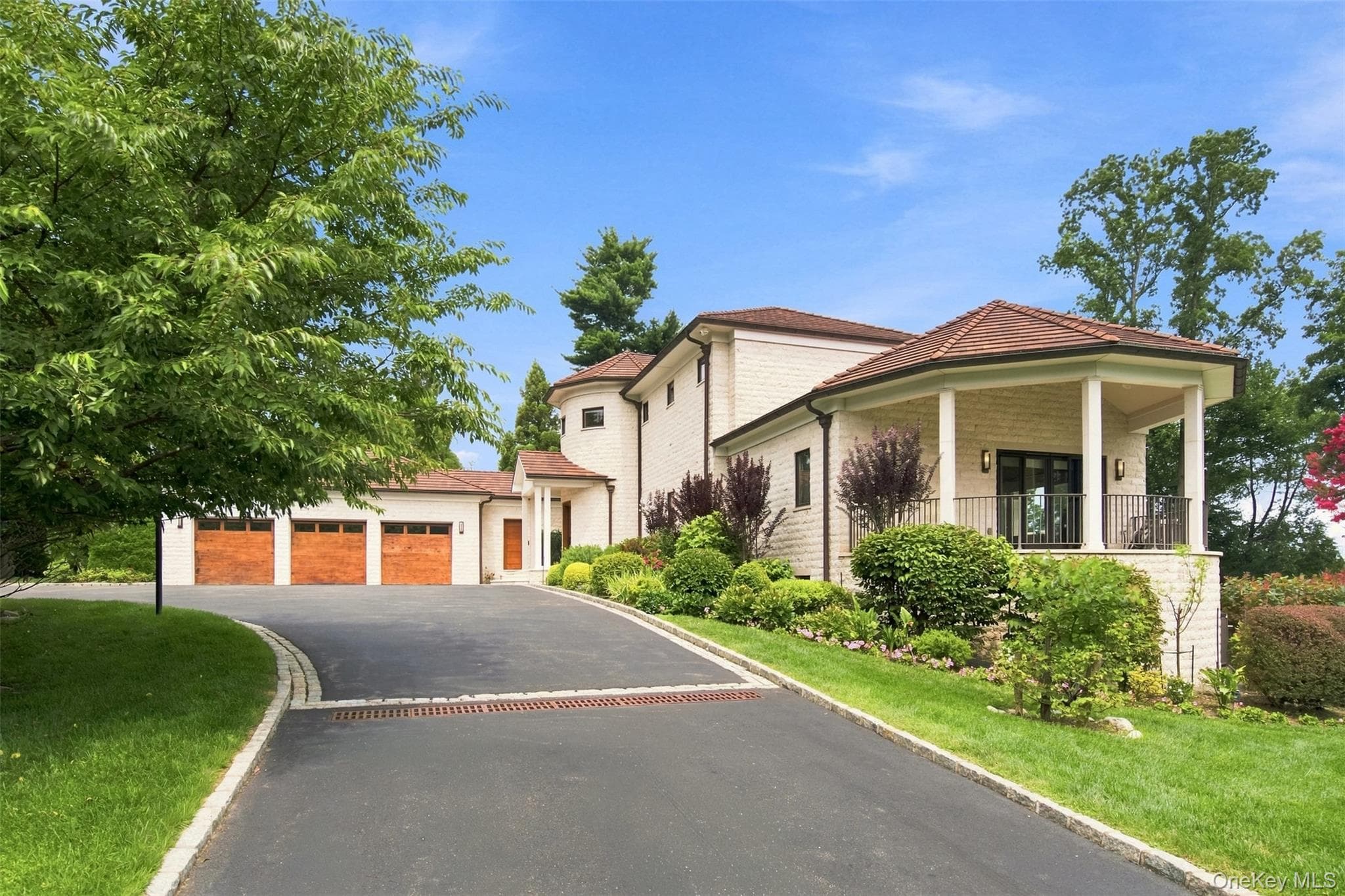 900 W Shore Road thumbnail 5