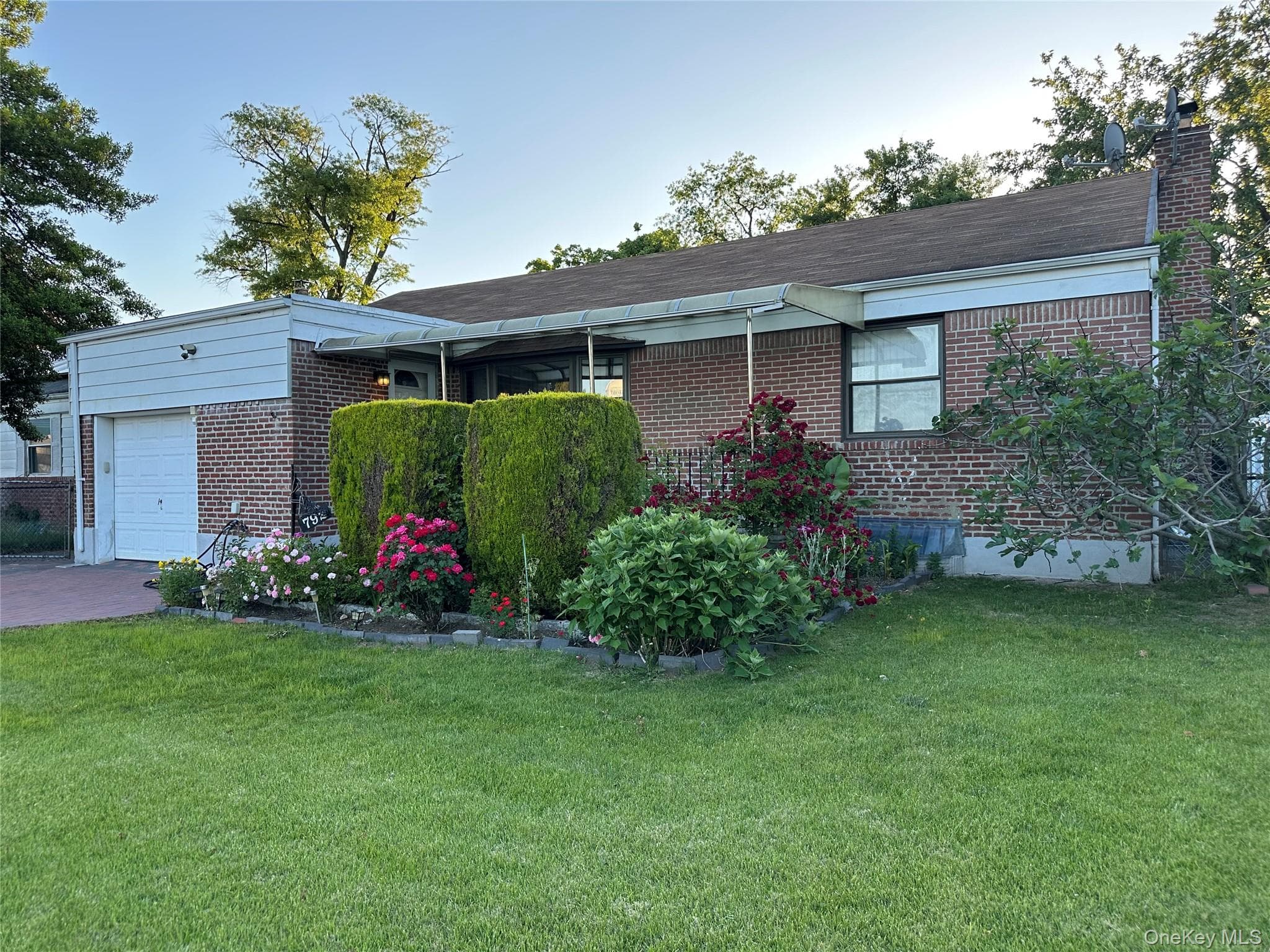 792 Bauer Street, Elmont
