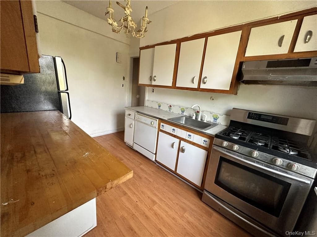 17506 Devonshire Boulevard Unit: 4C thumbnail 3
